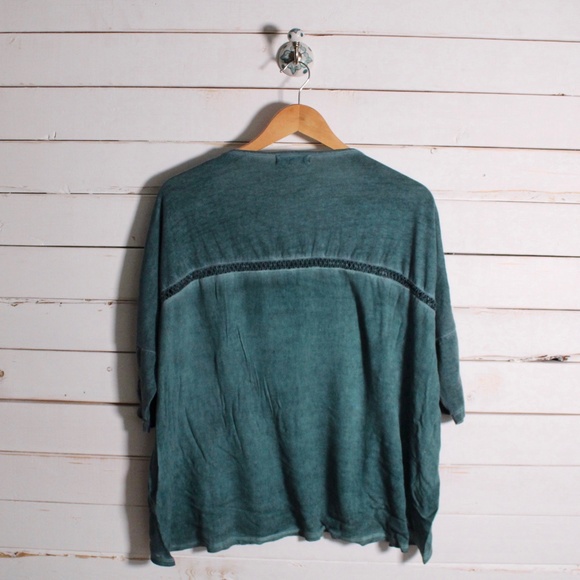 Black Swan Slouchy Shirt - Picture 2 of 8